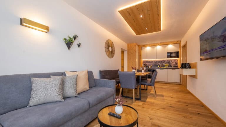 FESH LIVING Wohnzimmer Esstisch Stühle Sofa Sitzecke