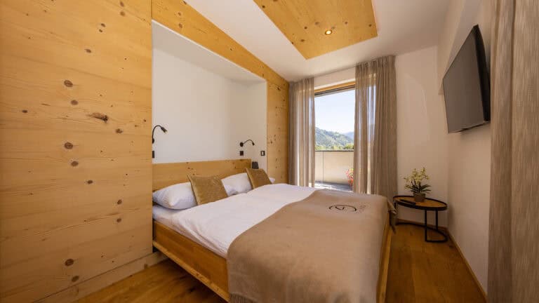 Penthouse Schlafzimmer Doppelbett Terrasse Smart-TV