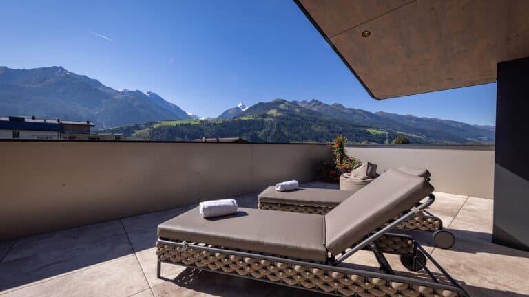 Penthouse Terrasse Gletscherblick Sonnenliegen Kitzsteinhorn Bergblick