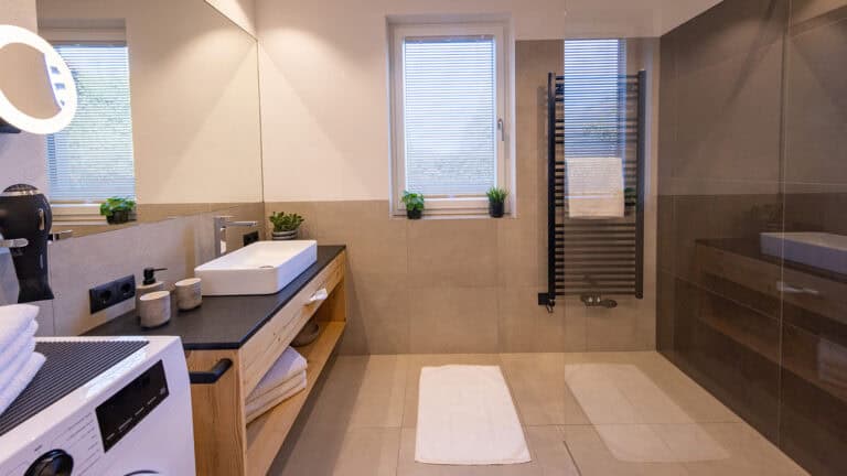 FESH LIVING Badezimmer Dusche Föhn Waschmaschine Regendusche