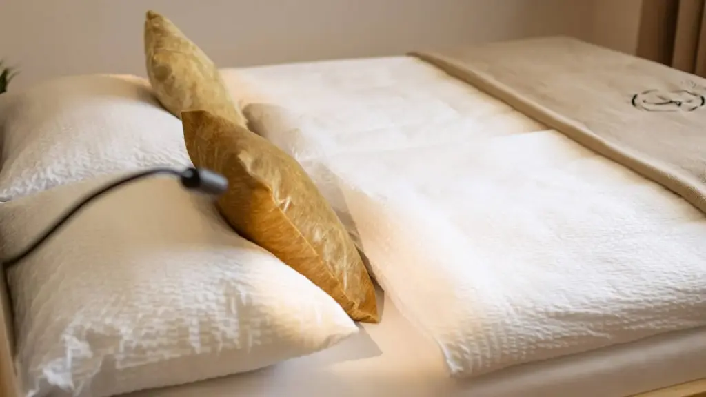 Fesh Living Schlafzimmer Doppelbett Leselampe