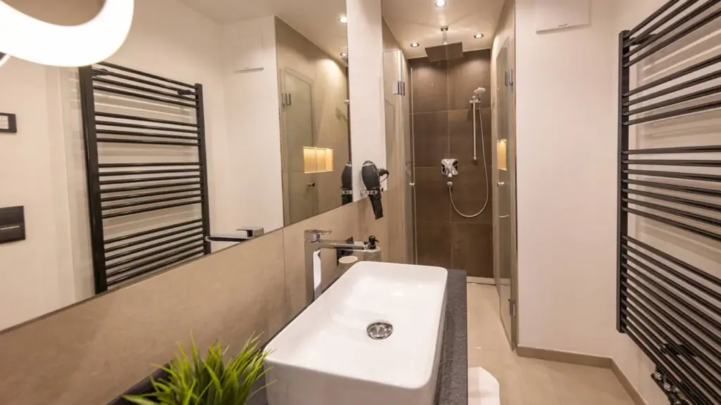 Fesh Living Badezimmer Dusche Foehn
